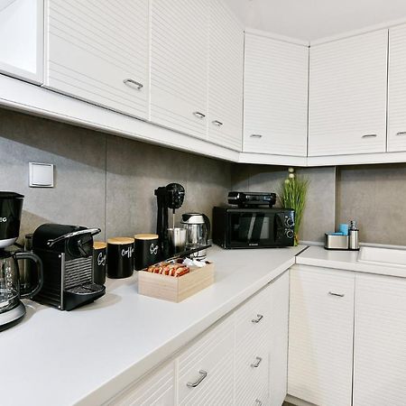 Porto Sea View Apartments - Pl Ippodromiou 21 Tesalonika Bagian luar foto